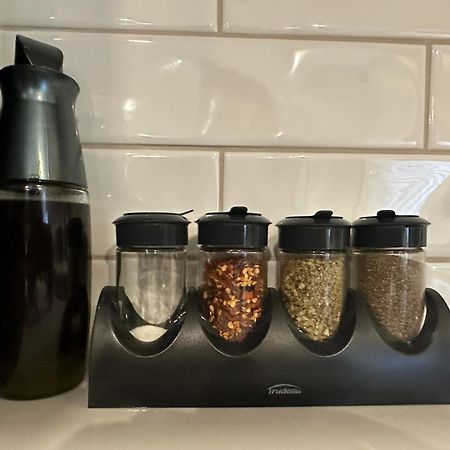 Bright And Cozy Modern Home In Vancouver - Central To Yvr-Downtown - Free Private Parking מראה חיצוני תמונה