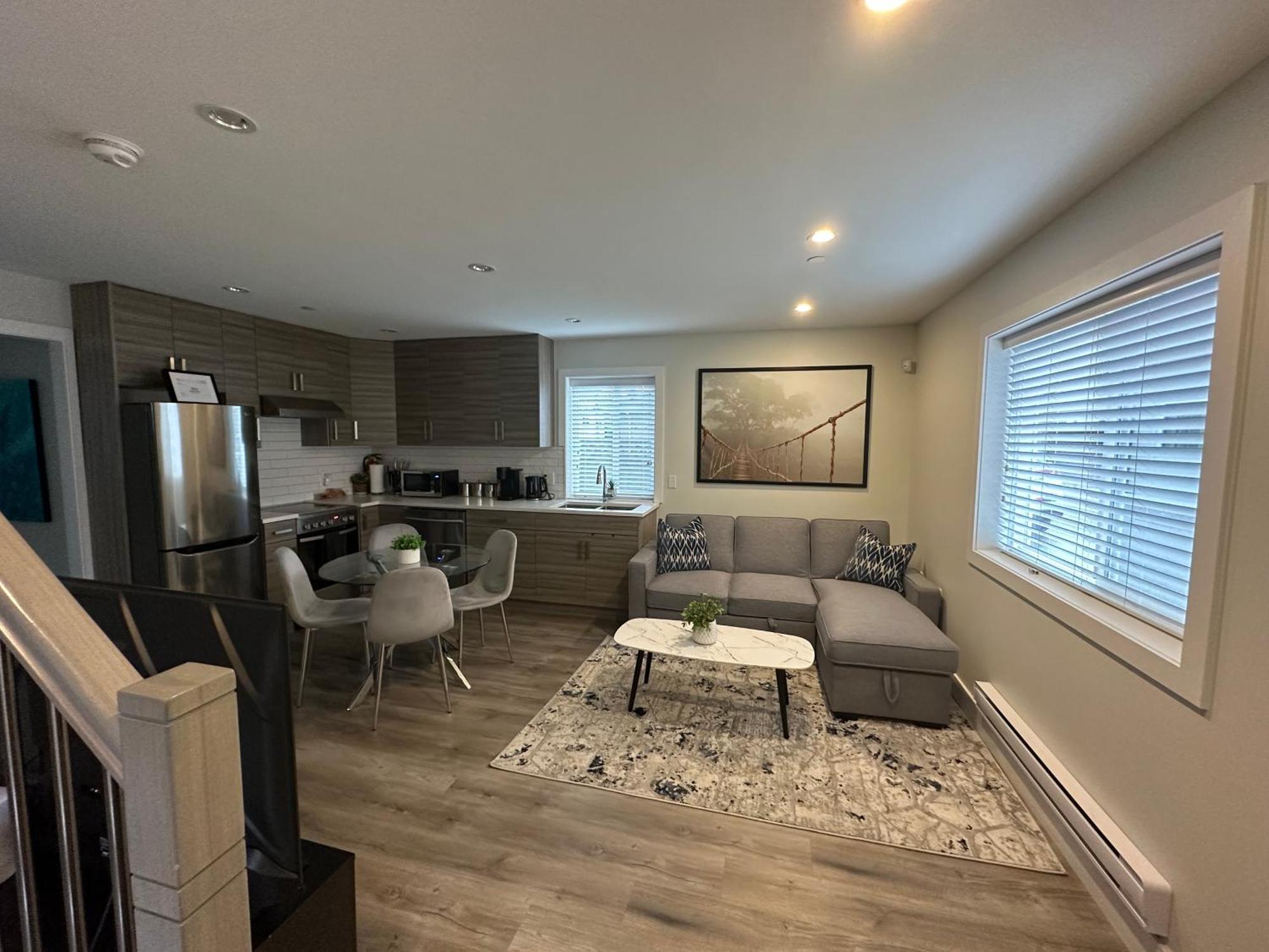 Bright And Cozy Modern Home In Vancouver - Central To Yvr-Downtown - Free Private Parking מראה חיצוני תמונה