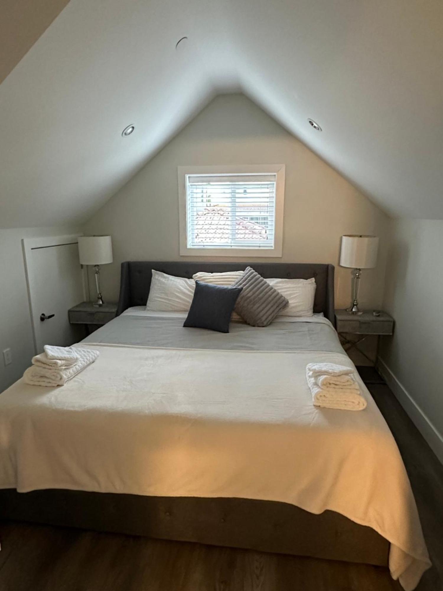 Bright And Cozy Modern Home In Vancouver - Central To Yvr-Downtown - Free Private Parking מראה חיצוני תמונה