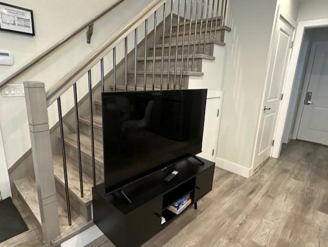 Bright And Cozy Modern Home In Vancouver - Central To Yvr-Downtown - Free Private Parking מראה חיצוני תמונה